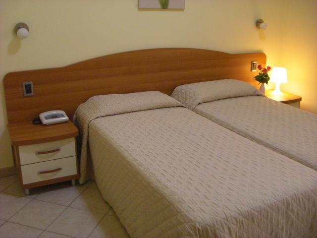 Hotel Ristorante Sbranetta Rozzano Kamer foto