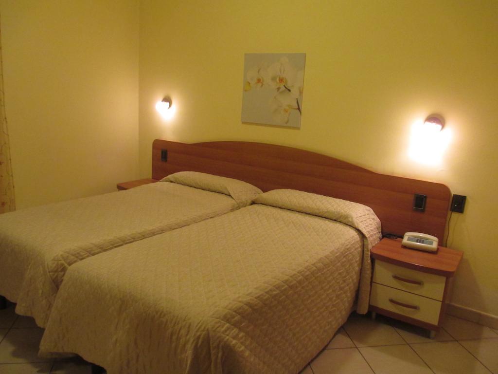 Hotel Ristorante Sbranetta Rozzano Kamer foto