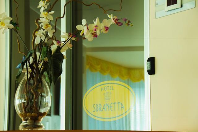 Hotel Ristorante Sbranetta Rozzano Buitenkant foto